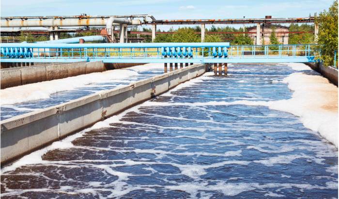 GMY Technology 制造的 SafeGlo 紫外线灯对水进行消毒