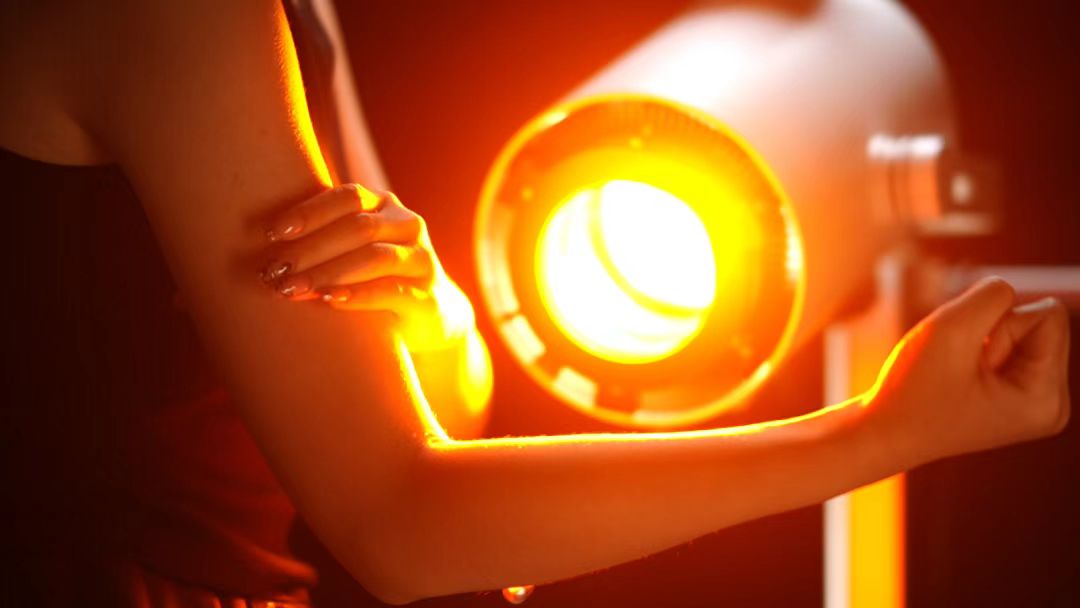 照尚高能红外光热仪照手